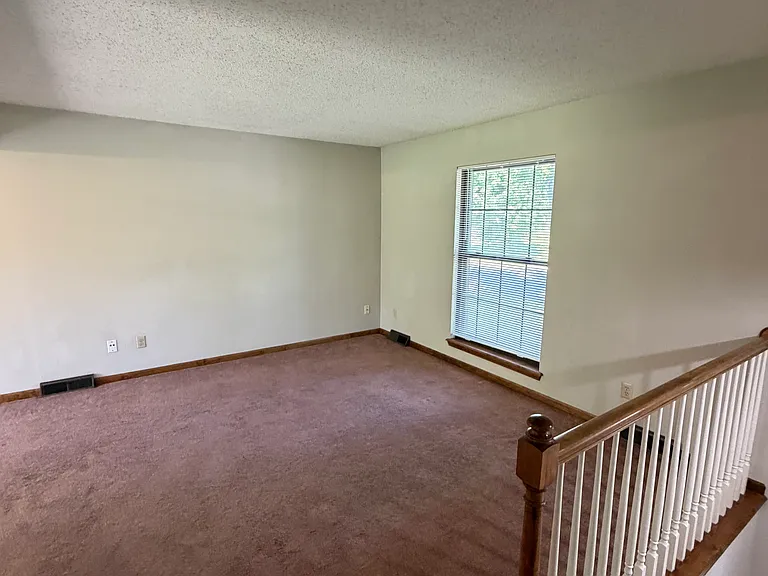 308 SW Sandstone Dr — Photo 4