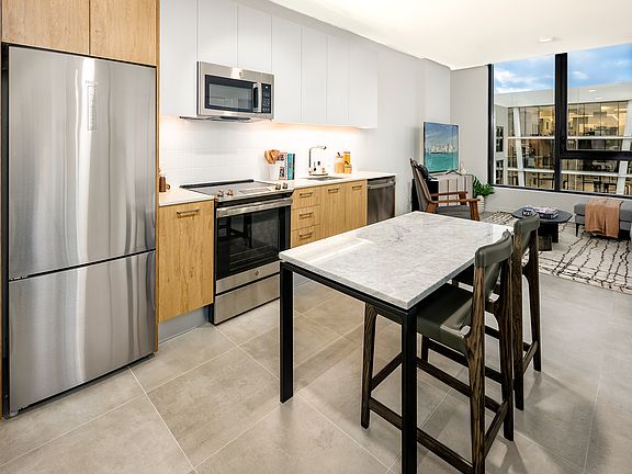 3rd image of 321 NW 31st St #10
