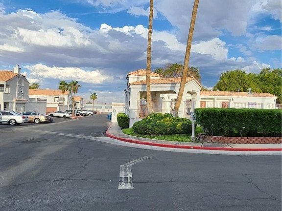 3rd image of 1800 Edmond St Unit 258