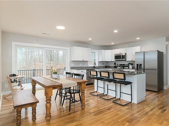 5th image of 313 Dogwood Ln