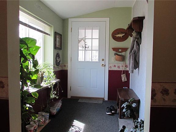 3rd image of 418 S 1st St