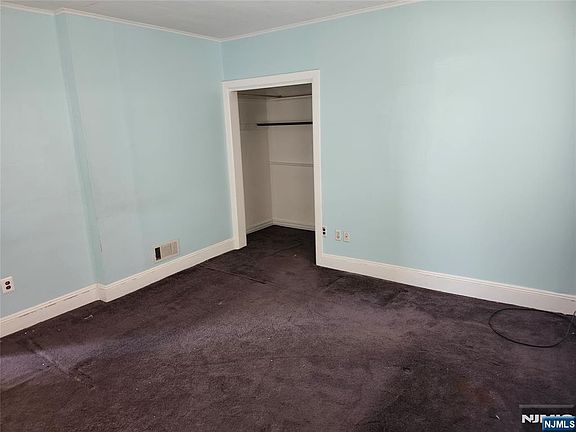 3rd image of 5 Locust St