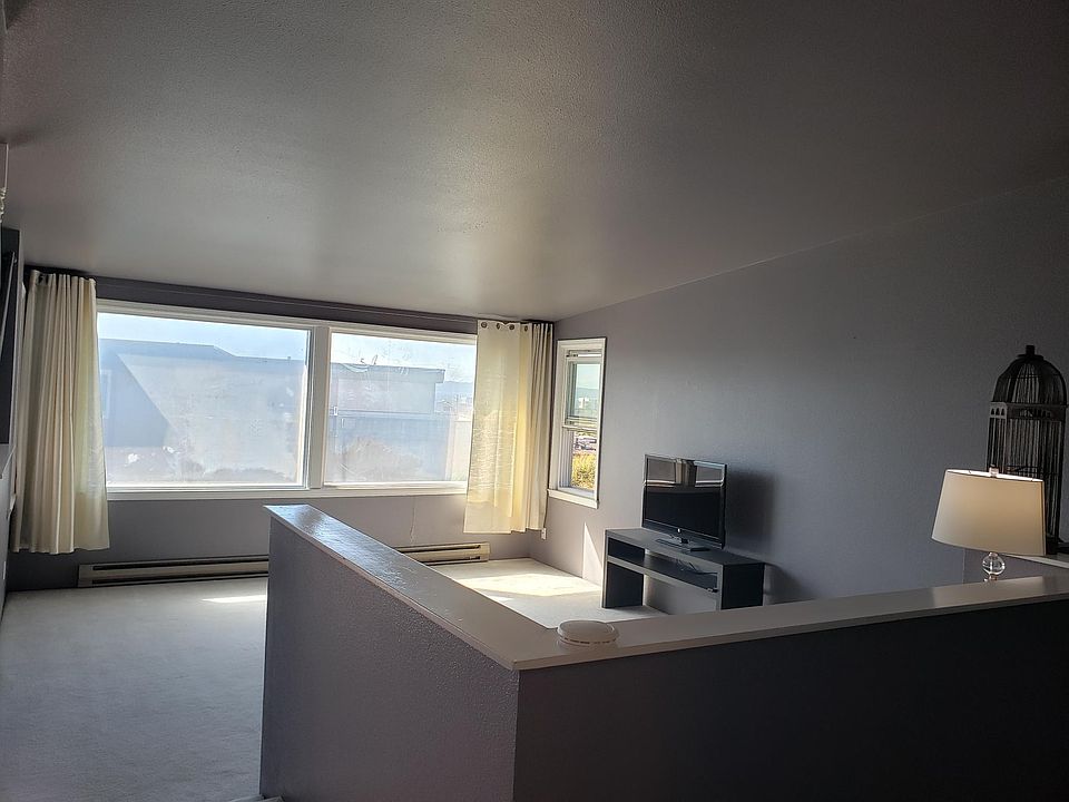 1st image of 835 S 227th Pl