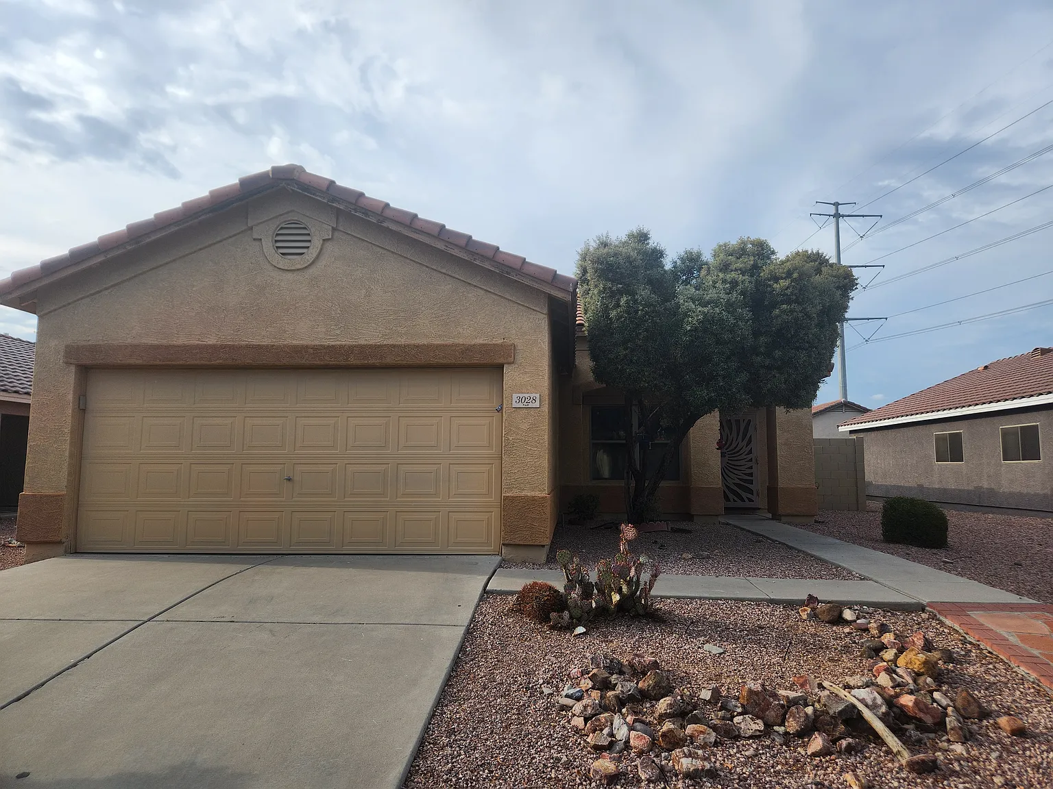 3 bed, 1423 sqft, $2,595 — Photo 1