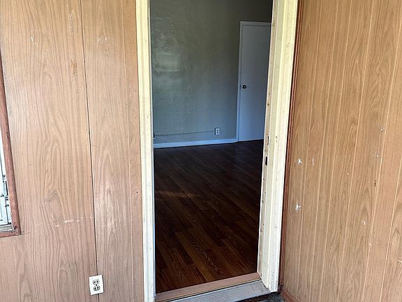 2nd image of 2418 W Monroe St