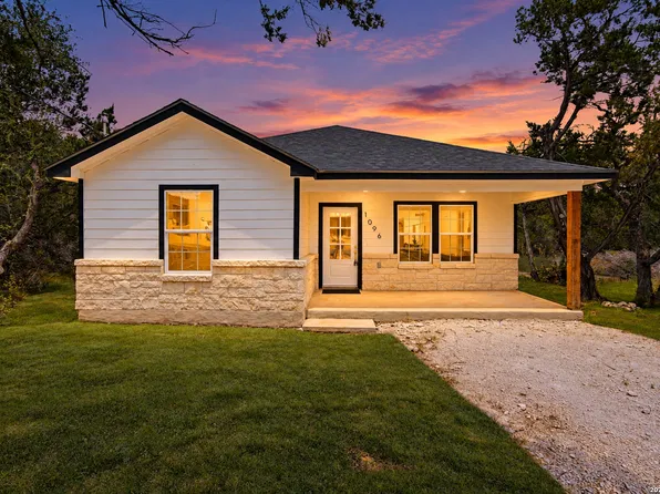 1096 DEER VALLEY PASS, Spring Branch, TX 78070