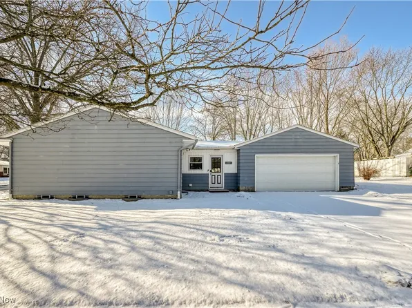 2310 Norman Dr, Stow, OH 44224