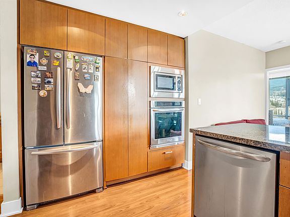 3rd image of 3008 Glen Dr #1003