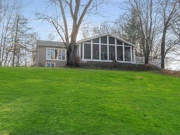 3rd image of 984 Netherwood Rd