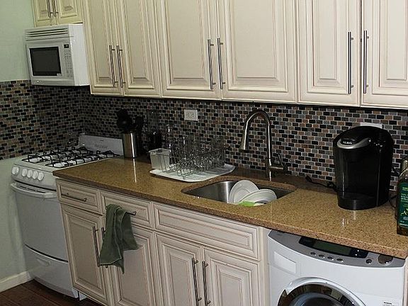 4th image of 1122 47th Ave APT 2R