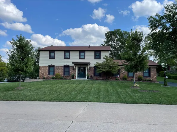 312 Prince Towne Dr, Saint Louis, MO 63141