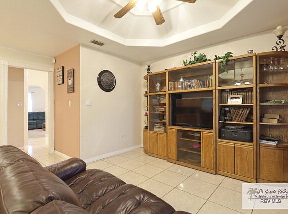 3rd image of 317 Arboleda Ln