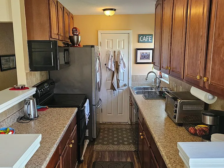 2701 S Glencoe St — Photo 11