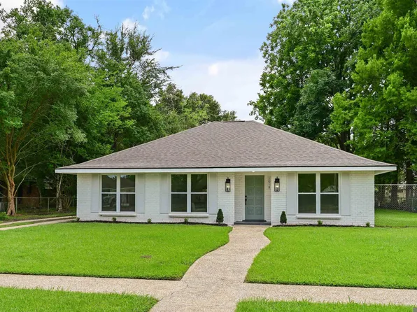 1019 E Palmview St, Gonzales, LA 70737
