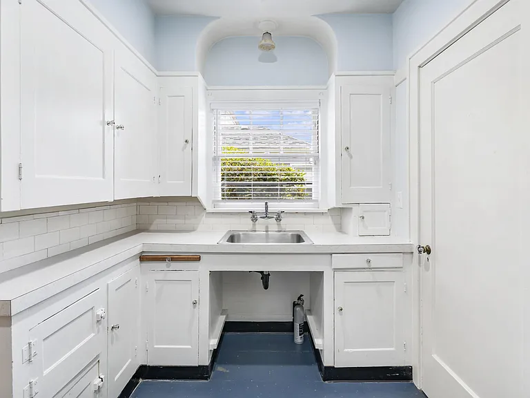 2567 NW Raleigh St — Photo 12
