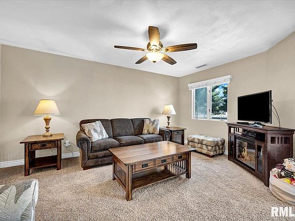 4th image of 2223 Veterans Rd Unit 21