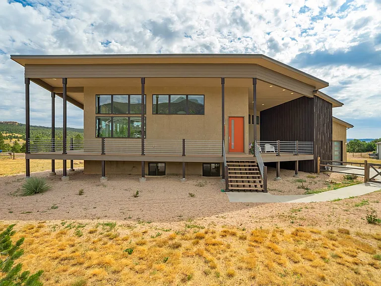 3885 Sierra Vista Rd — Photo 1