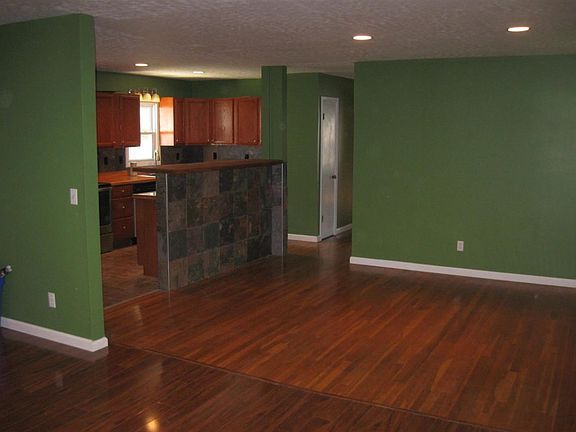 4th image of 214 Gay St