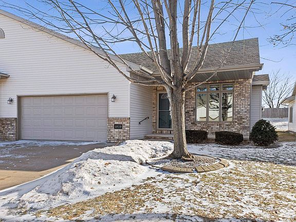 2nd image of 1819 E Sylvan Ave