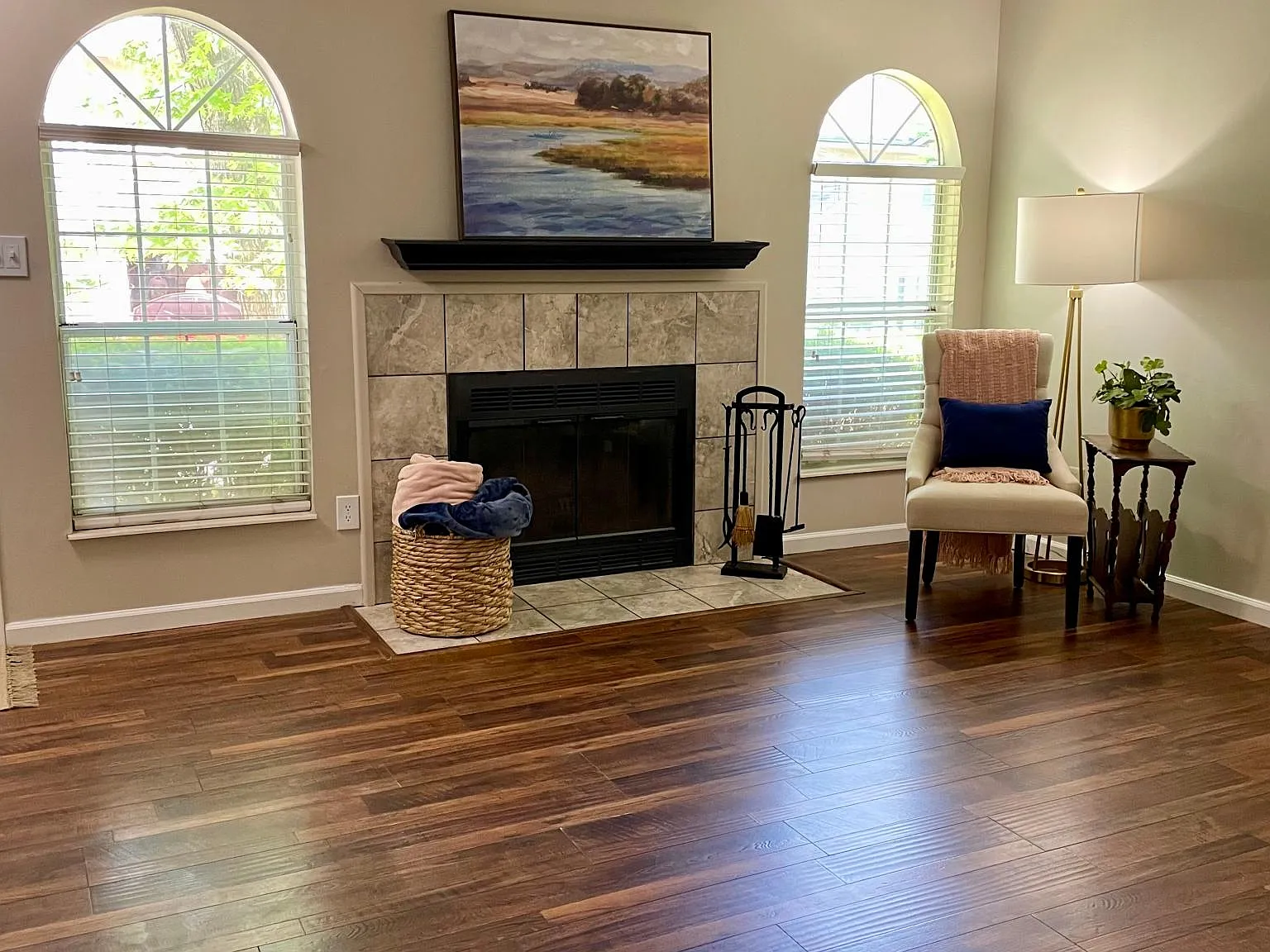 3 bed, 2.5 bath, 1300 sqft, $2,075 — Photo 3
