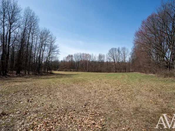 7773 Krupp Ave NE, Comstock Park, MI 49321