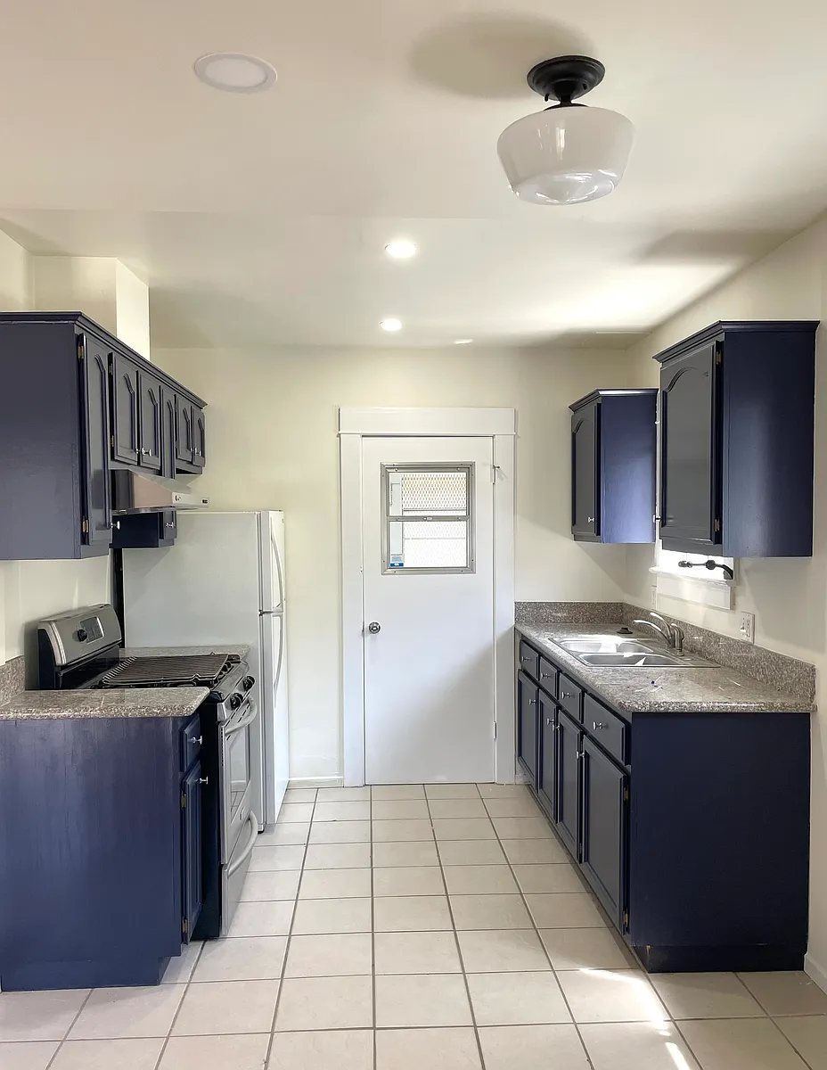 Building Photo - 218 N Curtis Ave #B