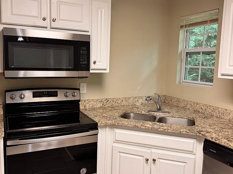 545 Scrooch Ct — Photo 2