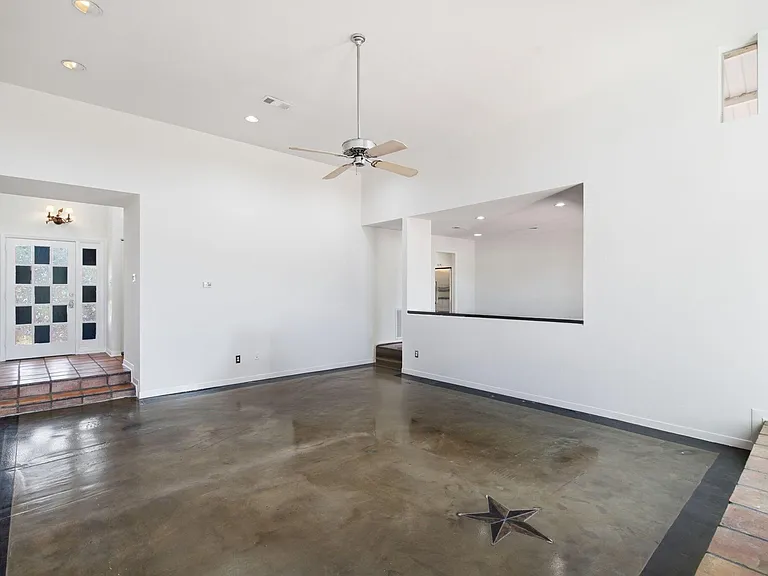 2810 Lake View Dr — Photo 26
