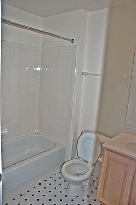 3rd floor - main bathroom