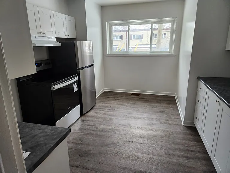 231 D Brittany Dr — Photo 5