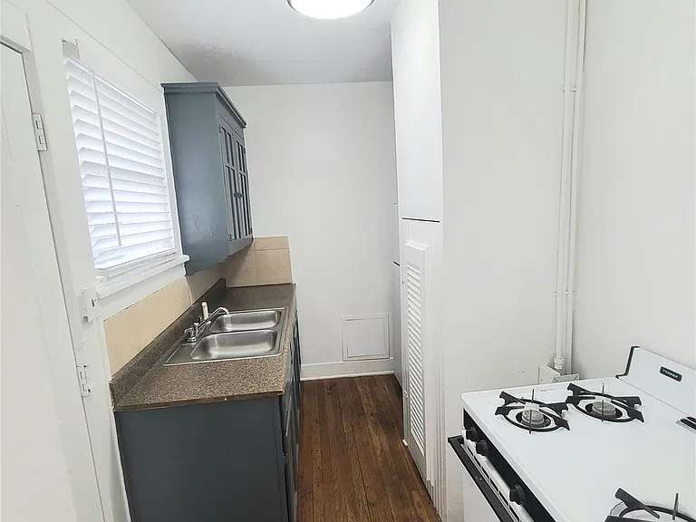 4414 Woodside St #8 — Photo 8