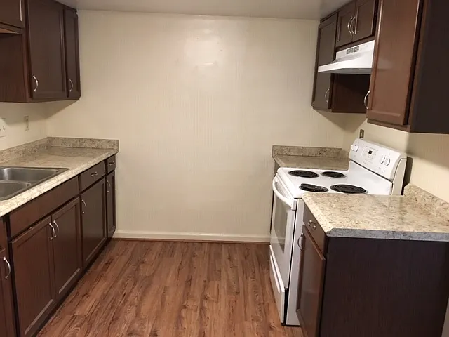 3 bed, 1.5 bath, 1390 sqft, $1,775 — Photo 3