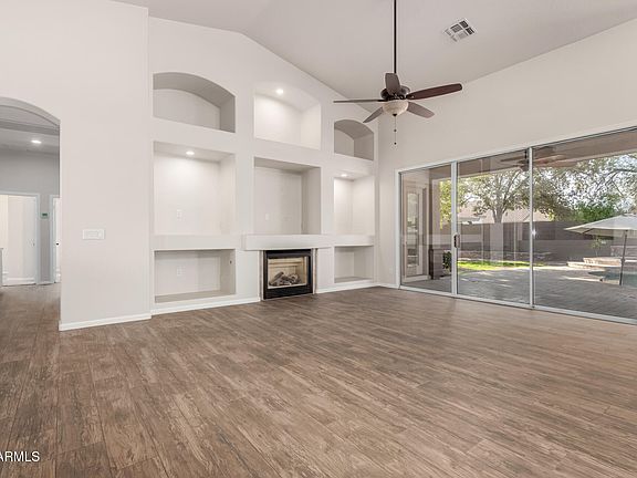 3rd image of 2740 S HONEYSUCKLE Lane