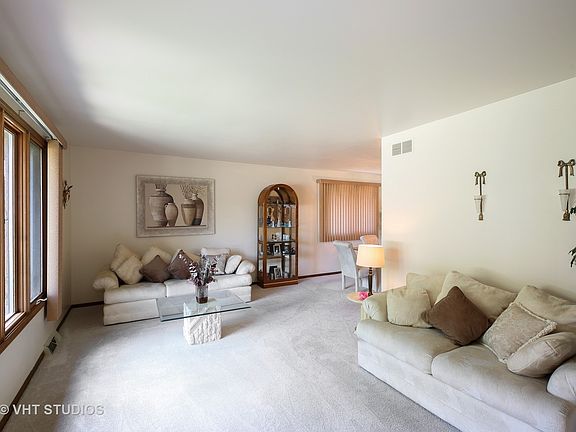2nd image of 2977 Flanigan Dr