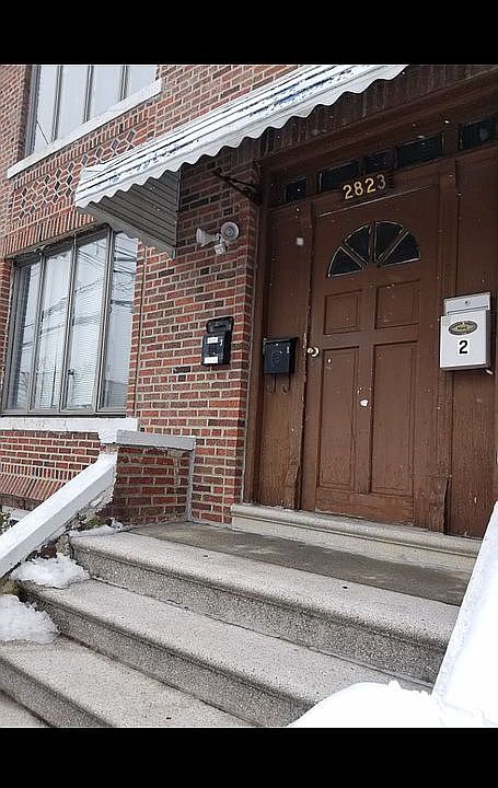 1st image of 1424 Robertson Pl