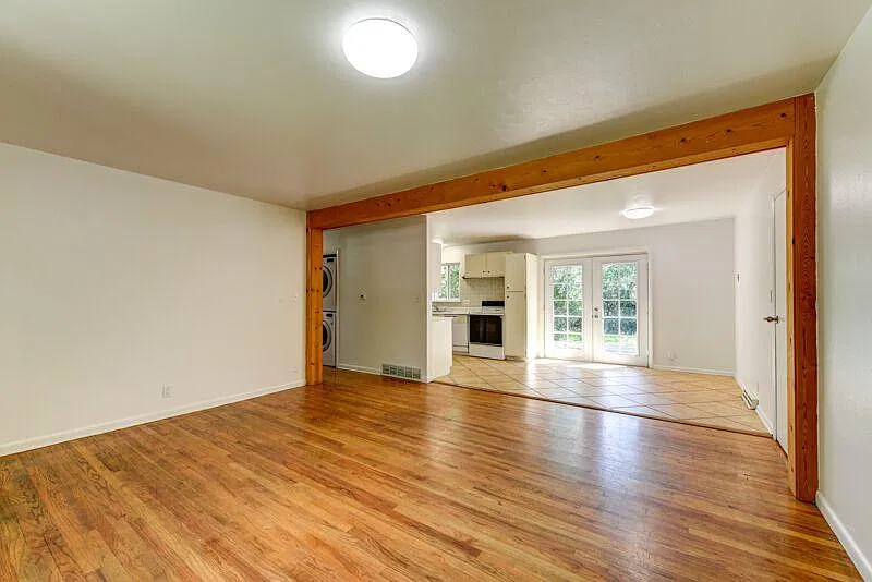 4 bed, 1500 sqft, $4,300 — Photo 2