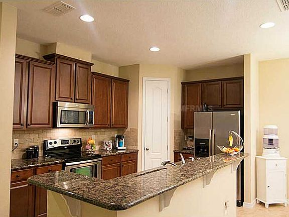 3rd image of 418 Ellis Square Ct