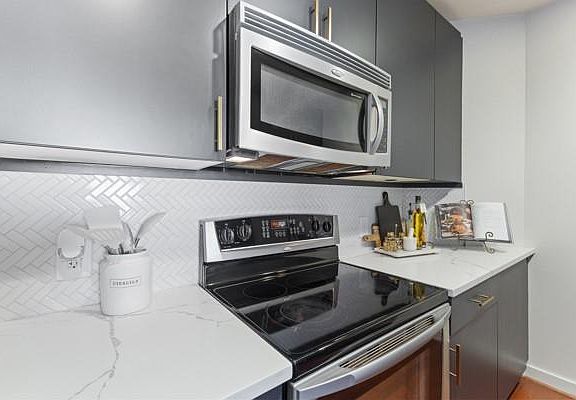 3rd image of 400 W Peachtree St NW Unit 1215