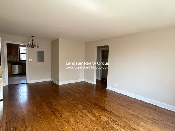 7320.5 N Ridge Blvd, Chicago, IL