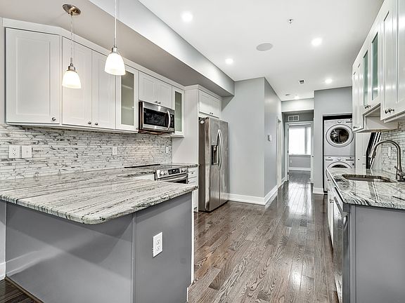 5th image of 1529 W Stiles St #B