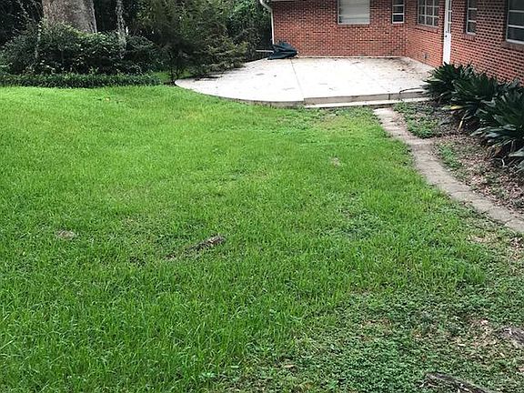 Back Yard and Entertaining Area