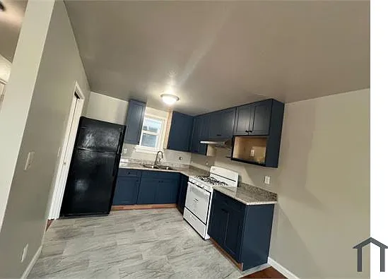 3 bed, 1500 sqft, $4,965 — Photo 2