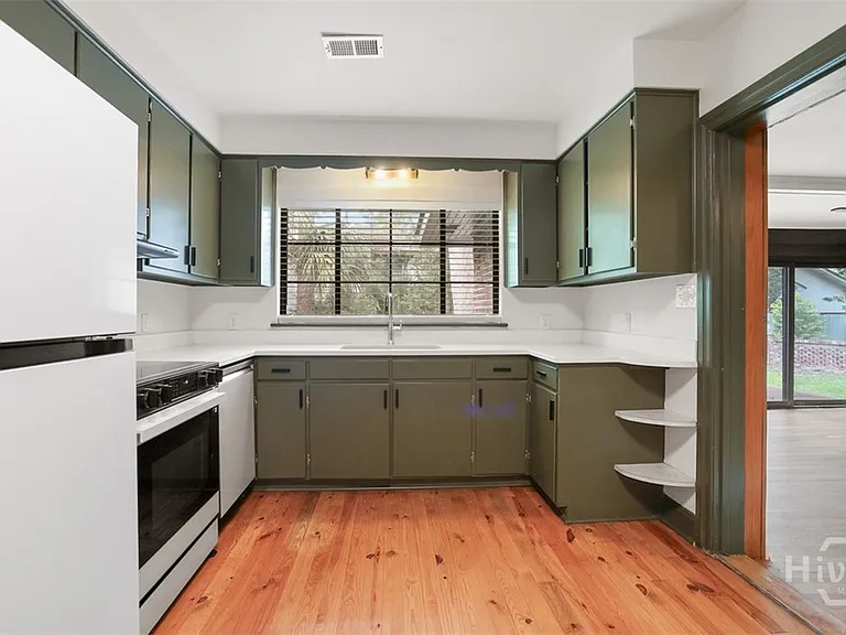 404 Gordonston Ave — Photo 12