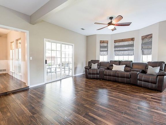 4th image of 1108 E Sharpshire Dr
