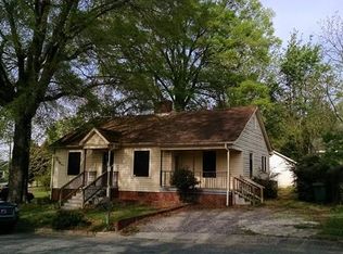 216 S Bost Ave, Newton, NC 28658