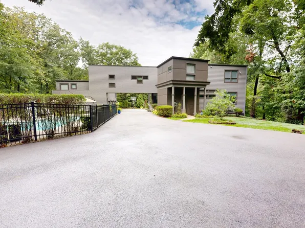 832 Ironwood Dr, Frankfort, IL 60423