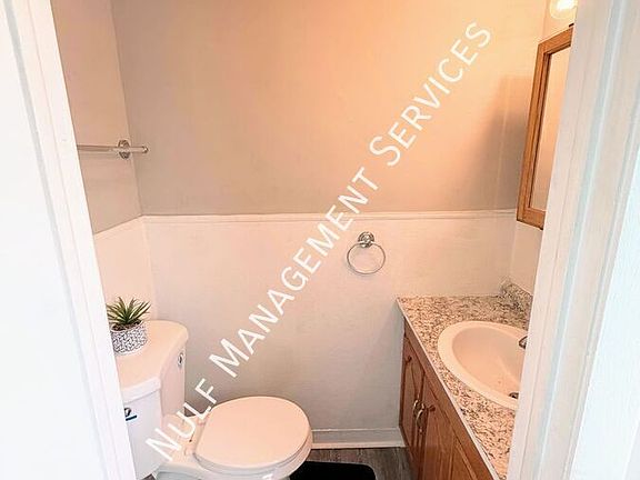 2nd image of 506 Farnsworth Ave
