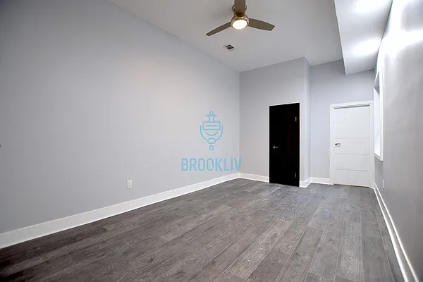 Rented by null | media 27