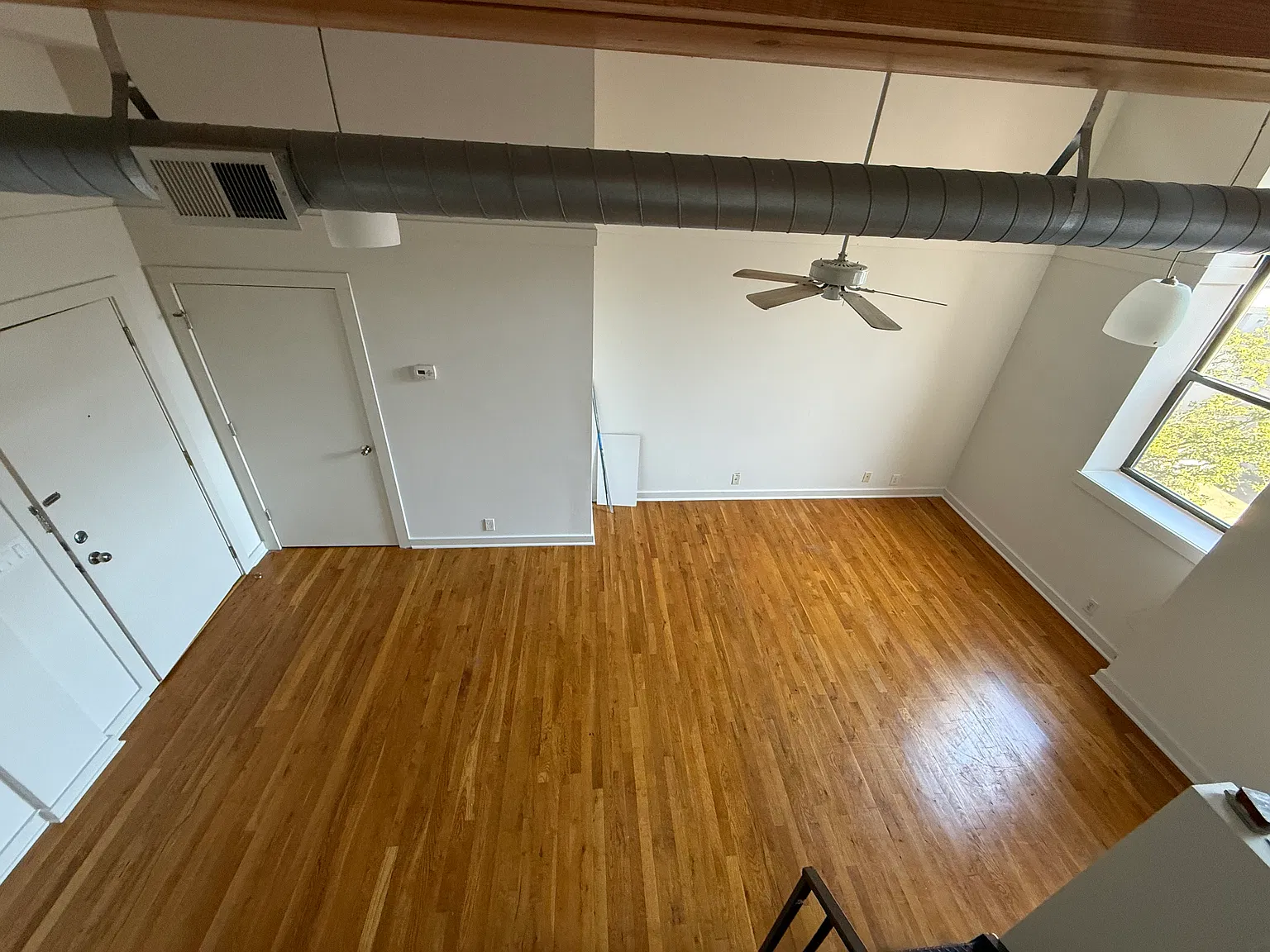 2 bed, 950 sqft, $3,890 — Photo 4