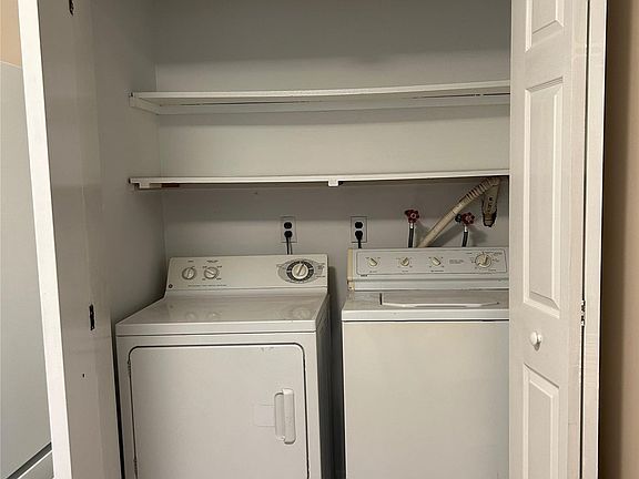 3rd image of 16 Alex Ln